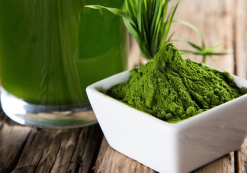 Qué efectos secundarios tiene la espirulina?